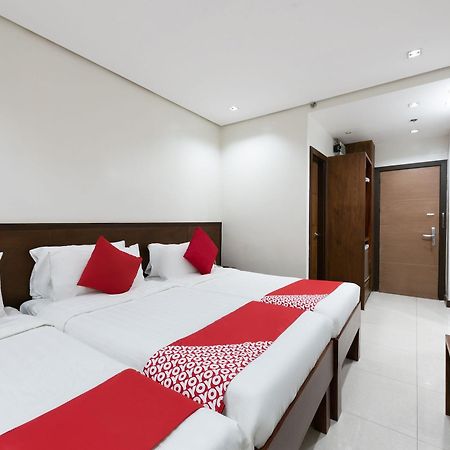 West Makati Hotel Makati City Dış mekan fotoğraf