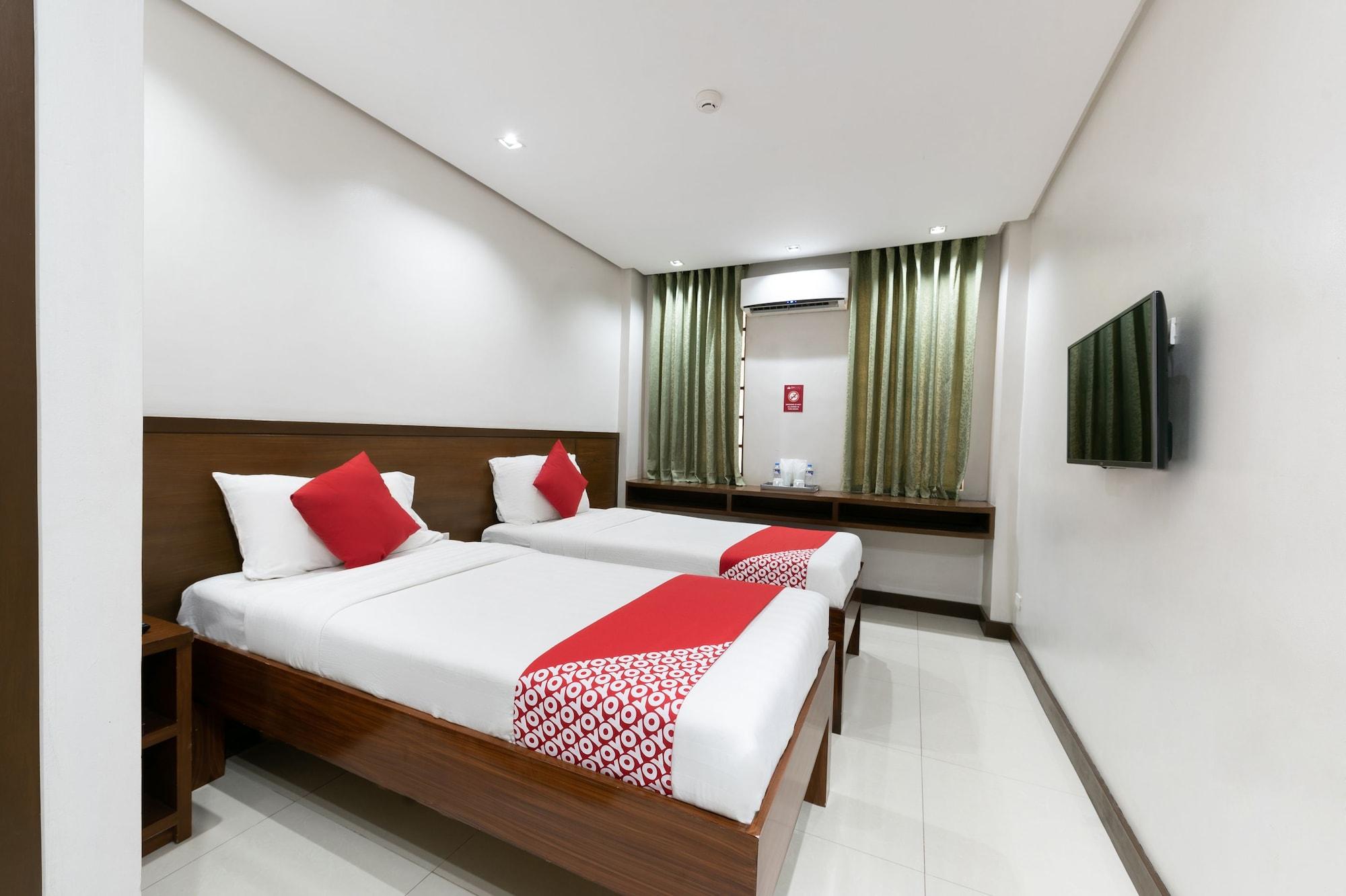 West Makati Hotel Makati City Dış mekan fotoğraf