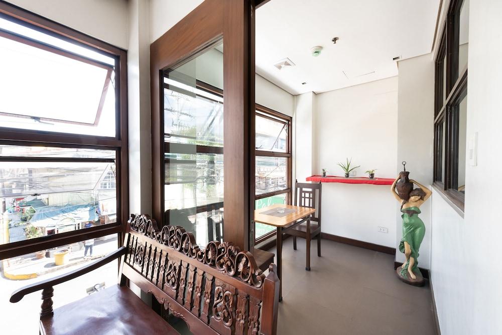 West Makati Hotel Makati City Dış mekan fotoğraf