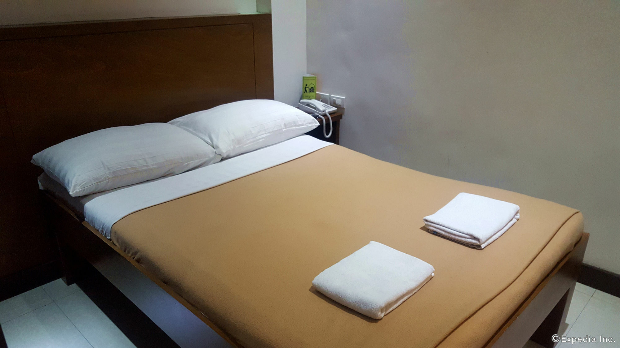 West Makati Hotel Makati City Dış mekan fotoğraf