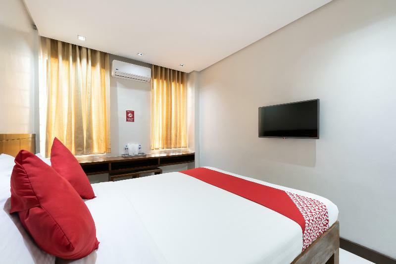 West Makati Hotel Makati City Dış mekan fotoğraf